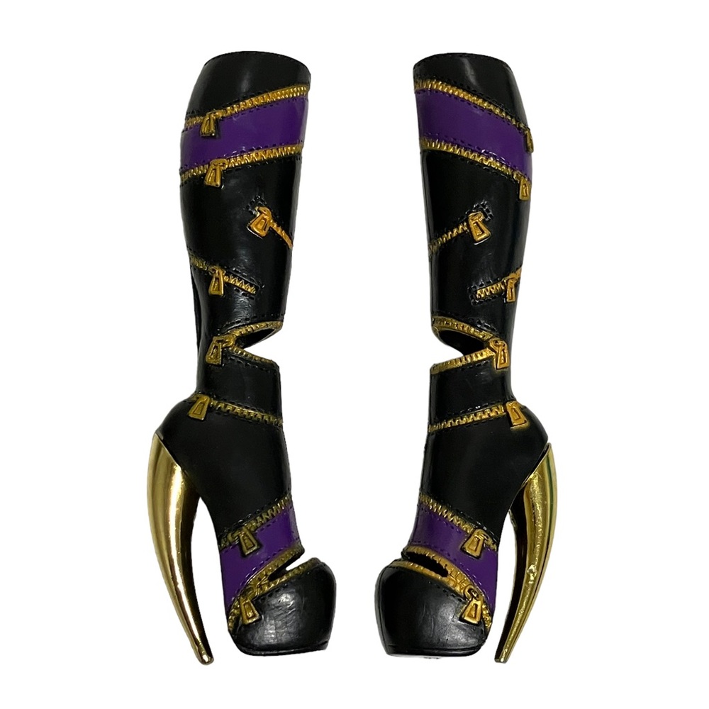 Monster High Clawdeen Wolf School's Out Pair of Black Purple Boots